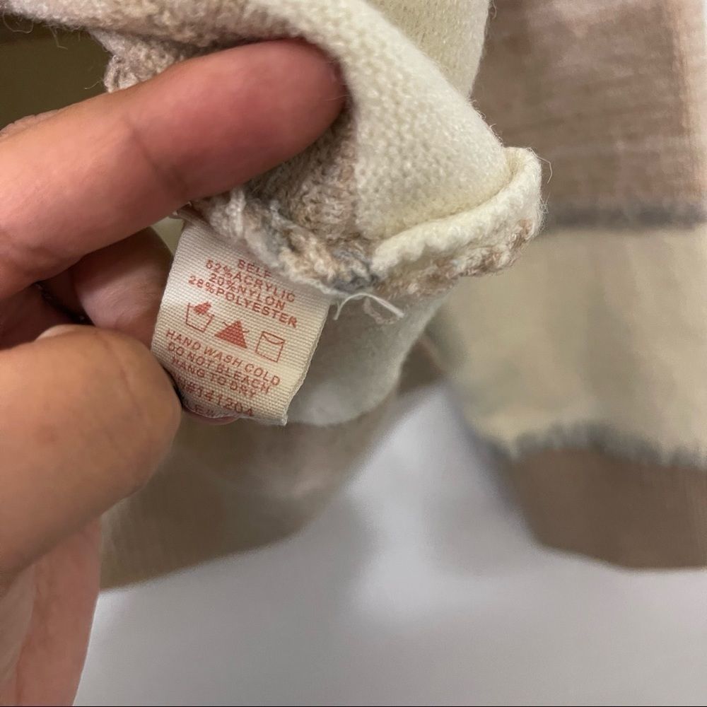 Hem and thread women’s sweater - Picture 8 of 15